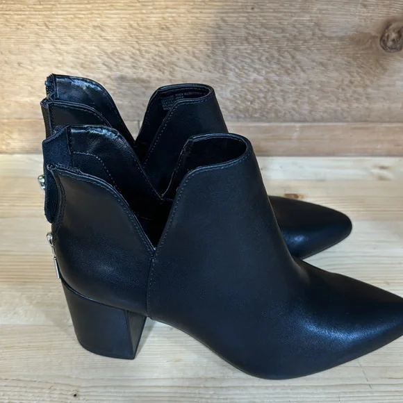 Aqua college Women's Trey Notched Waterproof Booties, leather - Picture 2 of 6